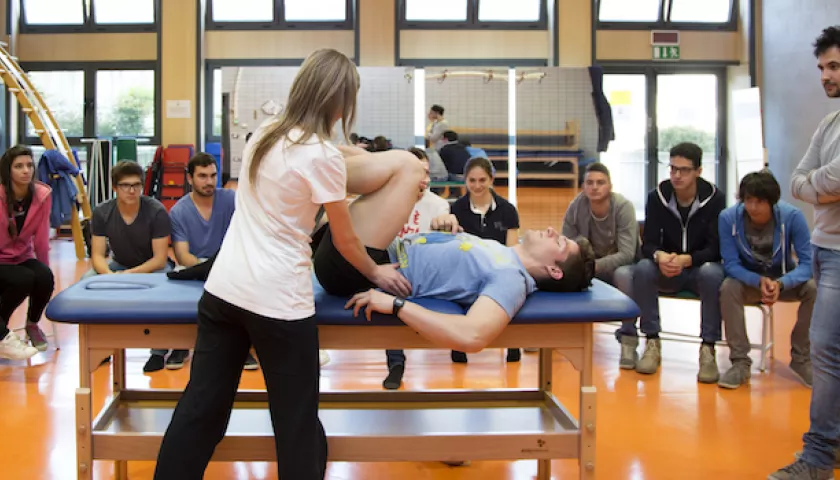 Lezione pratica fisioterapia
