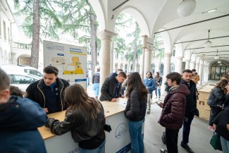 Tutor e studenti a economia
